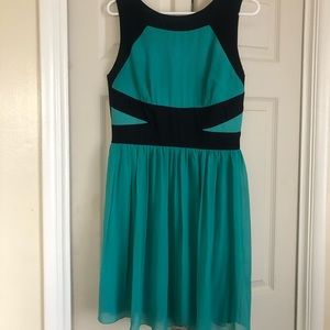 En Focus Cocktail dress (mint green& navy blue)